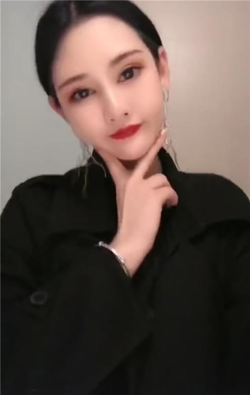 雨花台气质美女，服务温柔，嫩穴超紧！